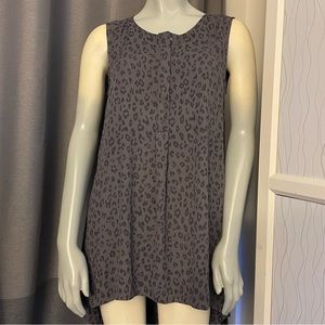 H&M animal print tunic top in EUC.  Size 8 womens